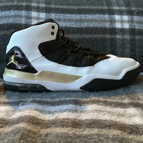 Jordan Max Aura - Picture 5 of 8